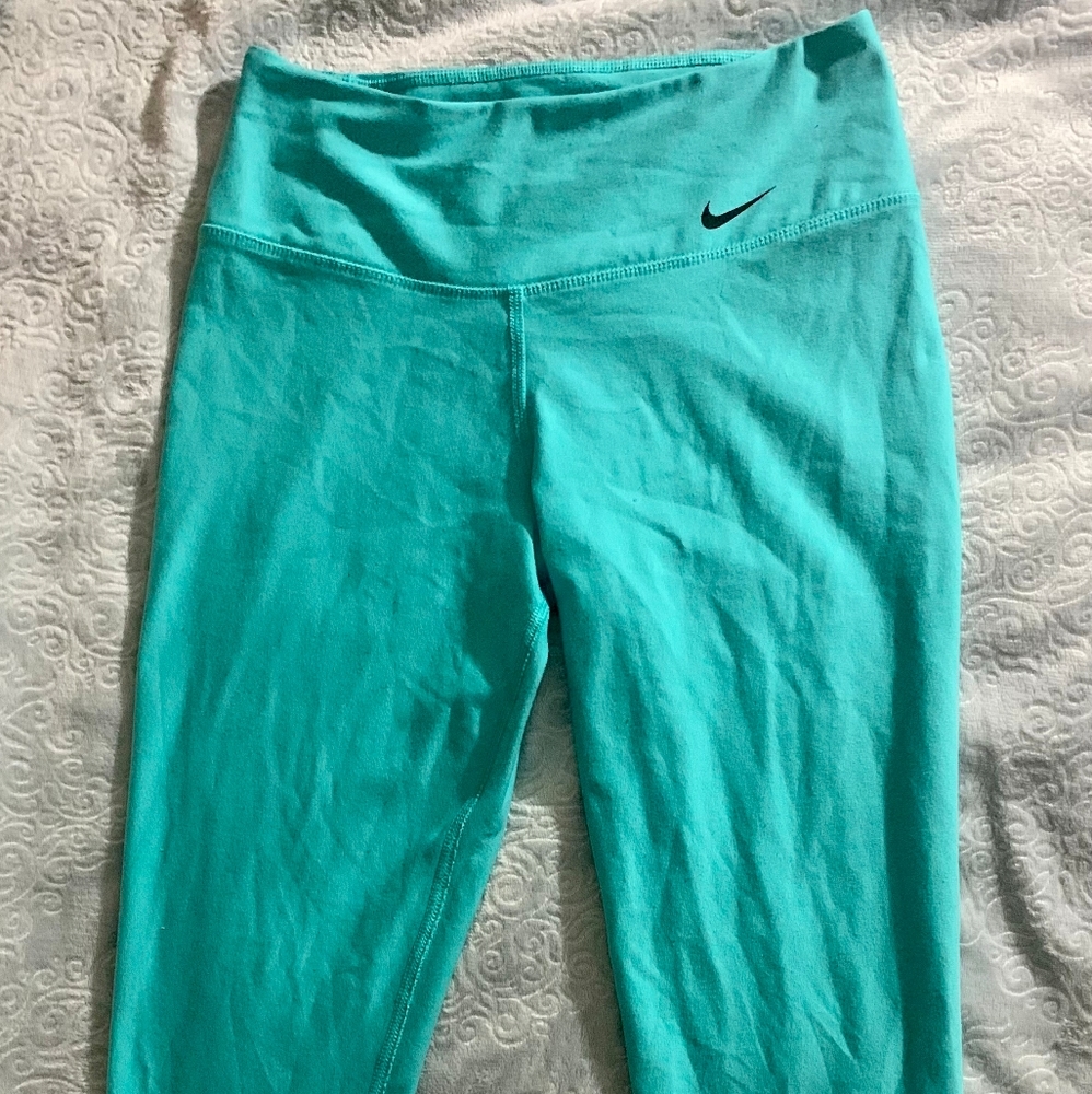 Mid rise Teal Nike Workout Capris